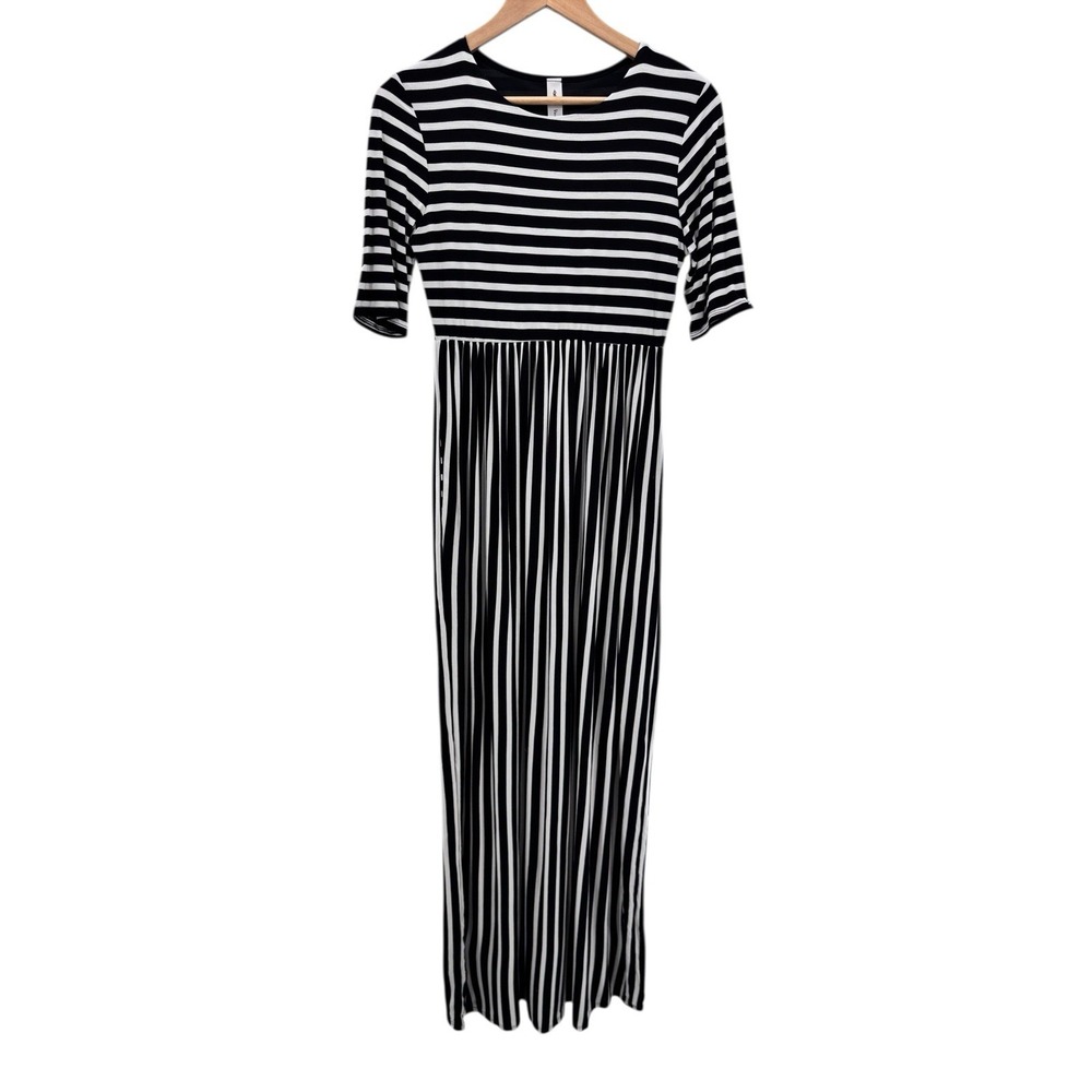 Black White Stripe Print Dress Medium Short Sleeve Knit Minimalist Mod Stretch